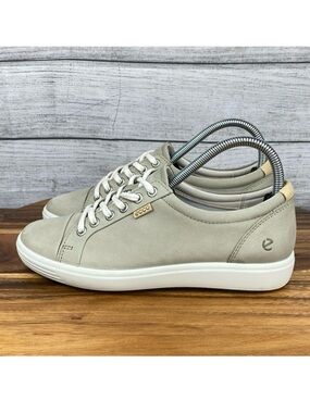 ECCO Soft 7 Women's Nubuck Leather Sneaker Green Tan Shoe Size 7-7.5 EU 38